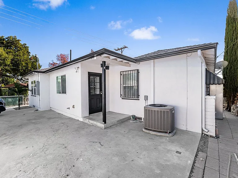 587 E Arrow Hwy — Photo 17