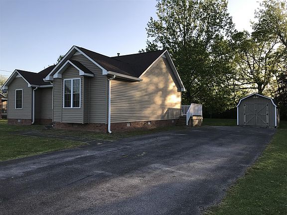 3rd image of 2701 Reynolds Dr