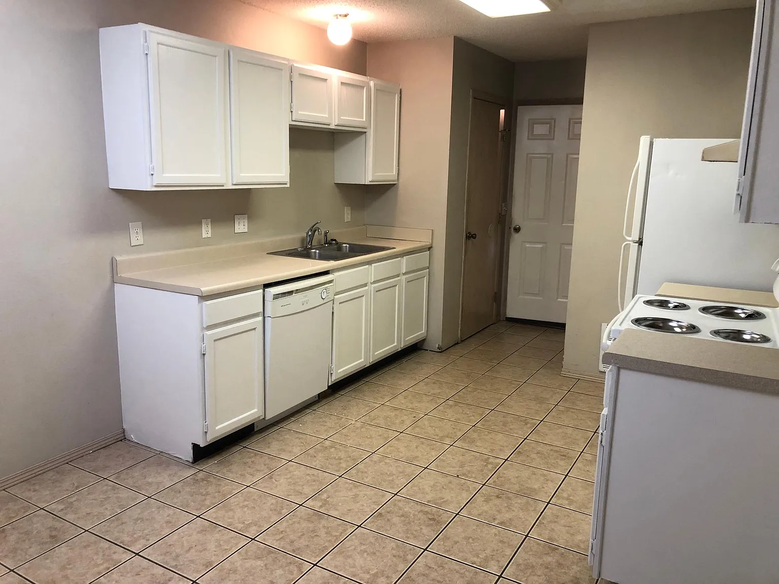 3 bed, 1450 sqft, $1,465 — Photo 3