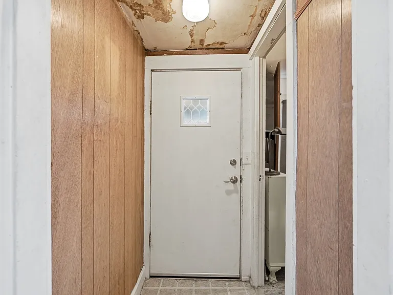 510 E 17th St — Photo 32