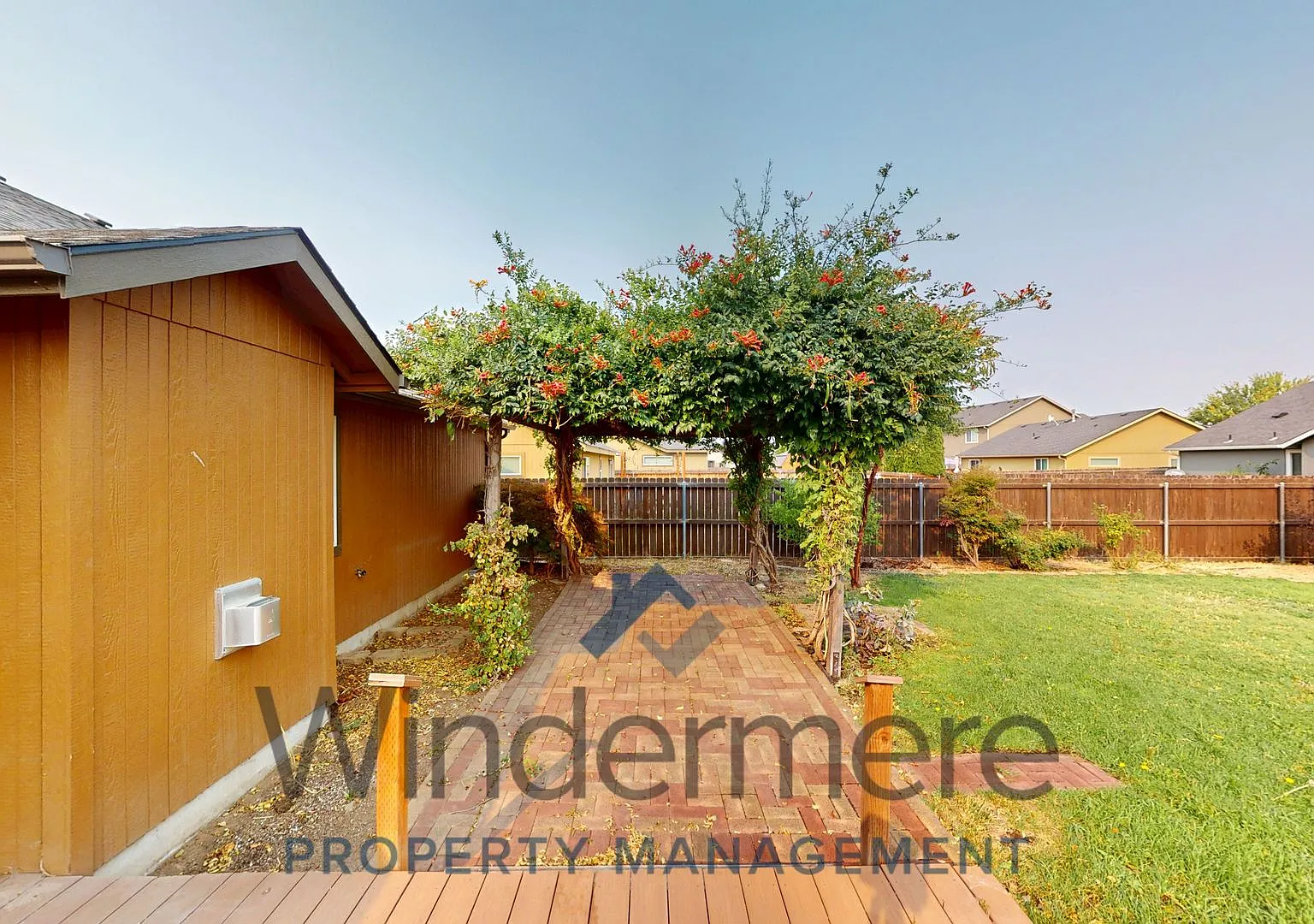 230 Chapra St *fully fenced back yard* — Photo 2