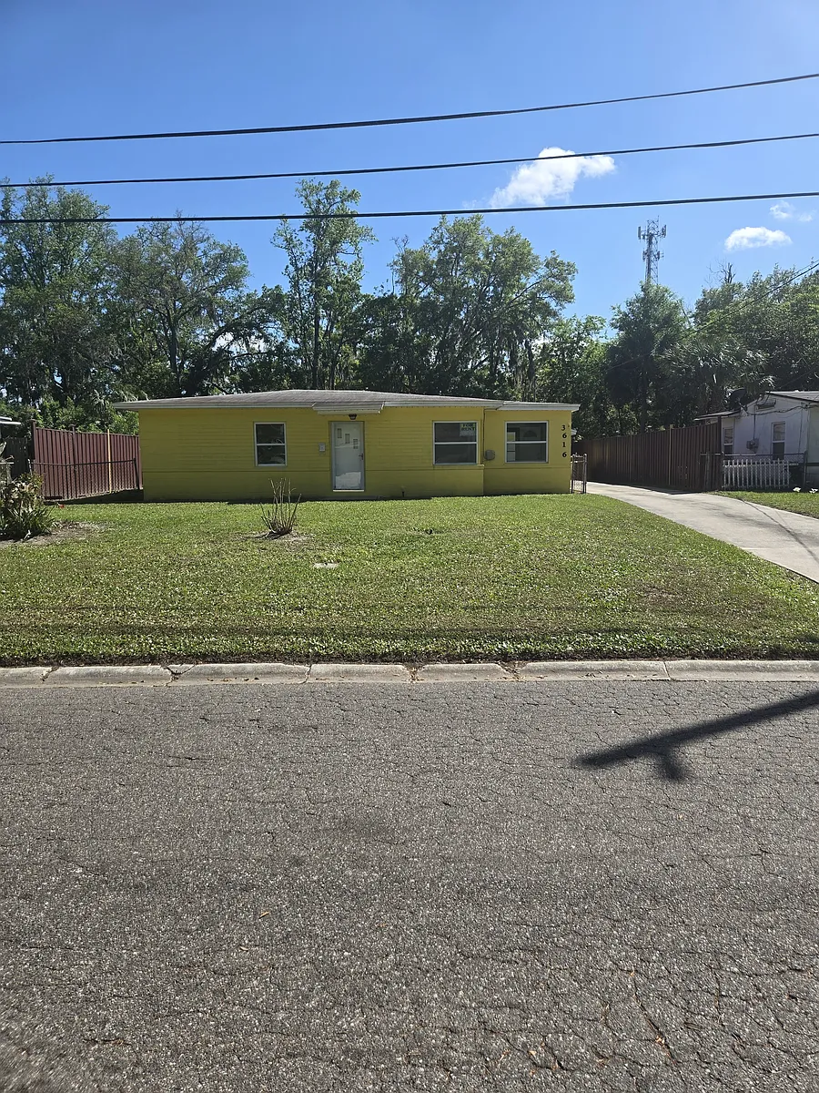 Building Photo - 3616 Cedar Dr