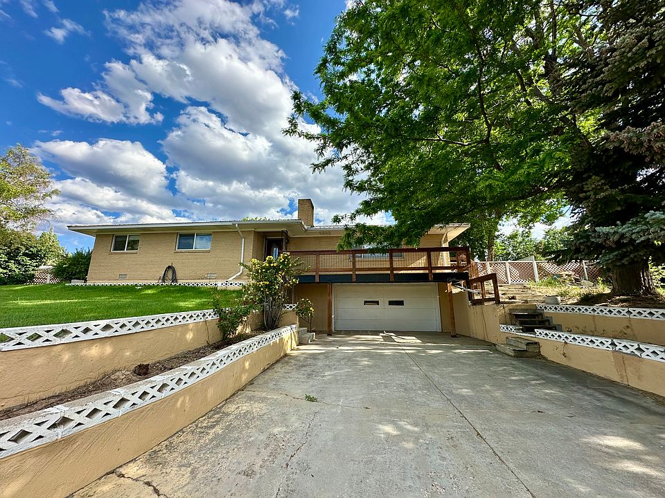 1st image of 267 Crest St