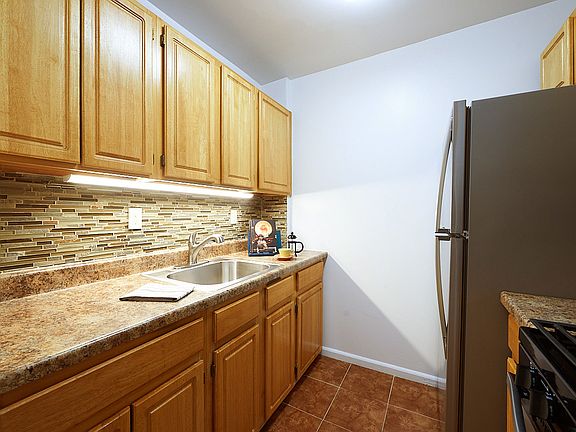3rd image of 332 Saint Nicholas Ave #2R