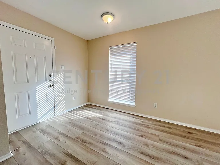 1311 Nolte Dr — Photo 6