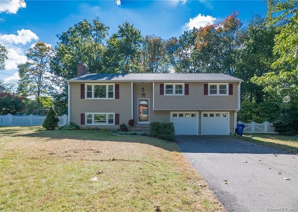 1st image of 95 Greenfield Dr