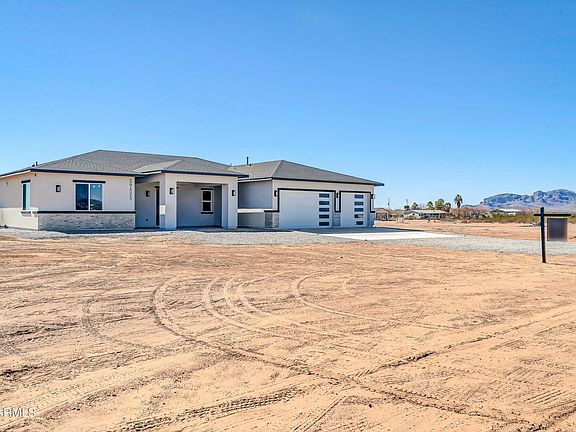 2nd image of 39323 W FLOWER Street