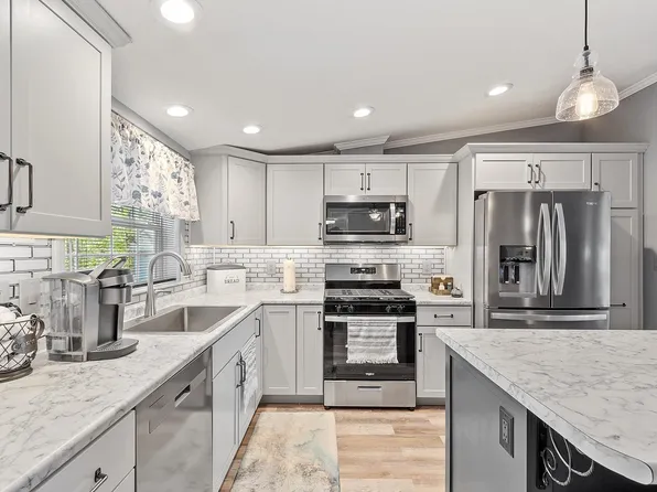 14 Eric Avenue, Nashua, NH 03062
