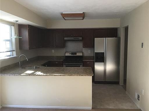 5th image of 343 Glastonbury Ln
