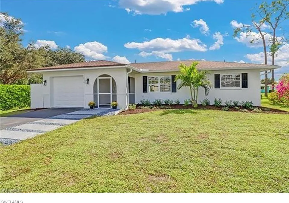 250 Willowick Dr
