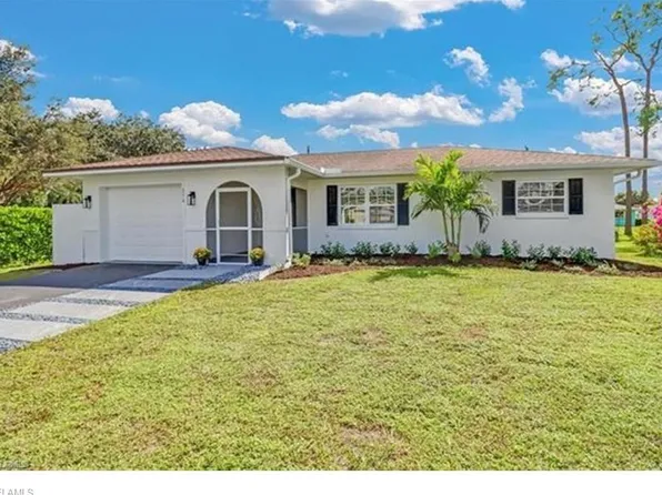250 Willowick Dr, Naples, FL 34110