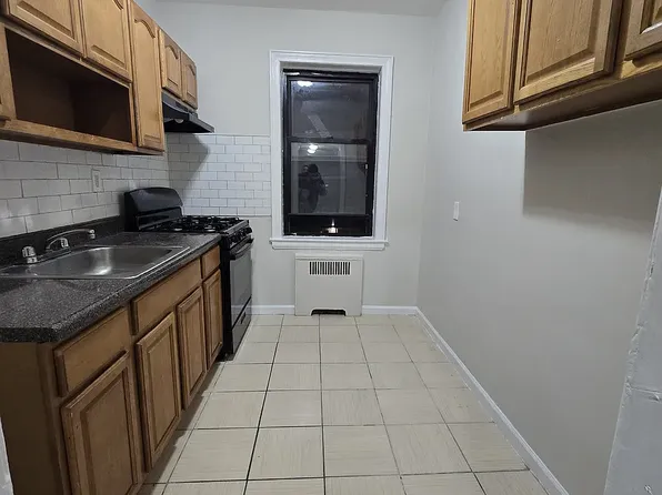 26 Van Velsor Pl #6R, Newark, NJ 07112