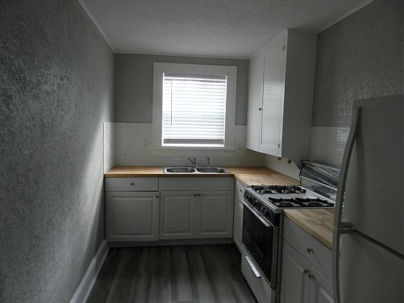 5th image of 250 11th Ave NE APT 5
