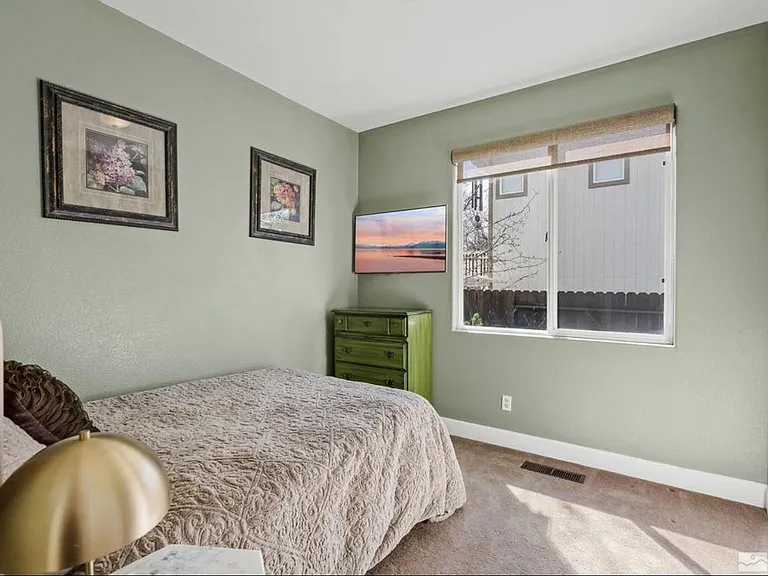 3270 Fairlands Dr — Photo 2