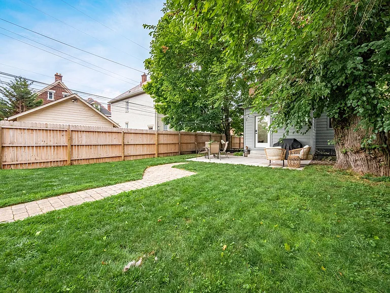 888 Ebner St — Photo 30