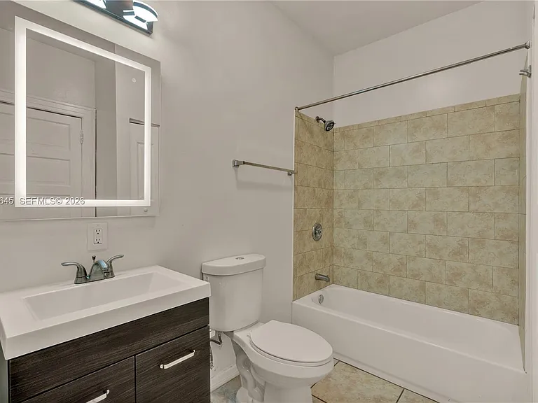 2145 SW 7th St #1 — Photo 11