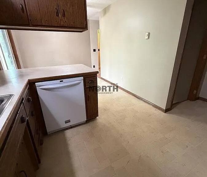 1210 Bridgeport Ln NW — Photo 16
