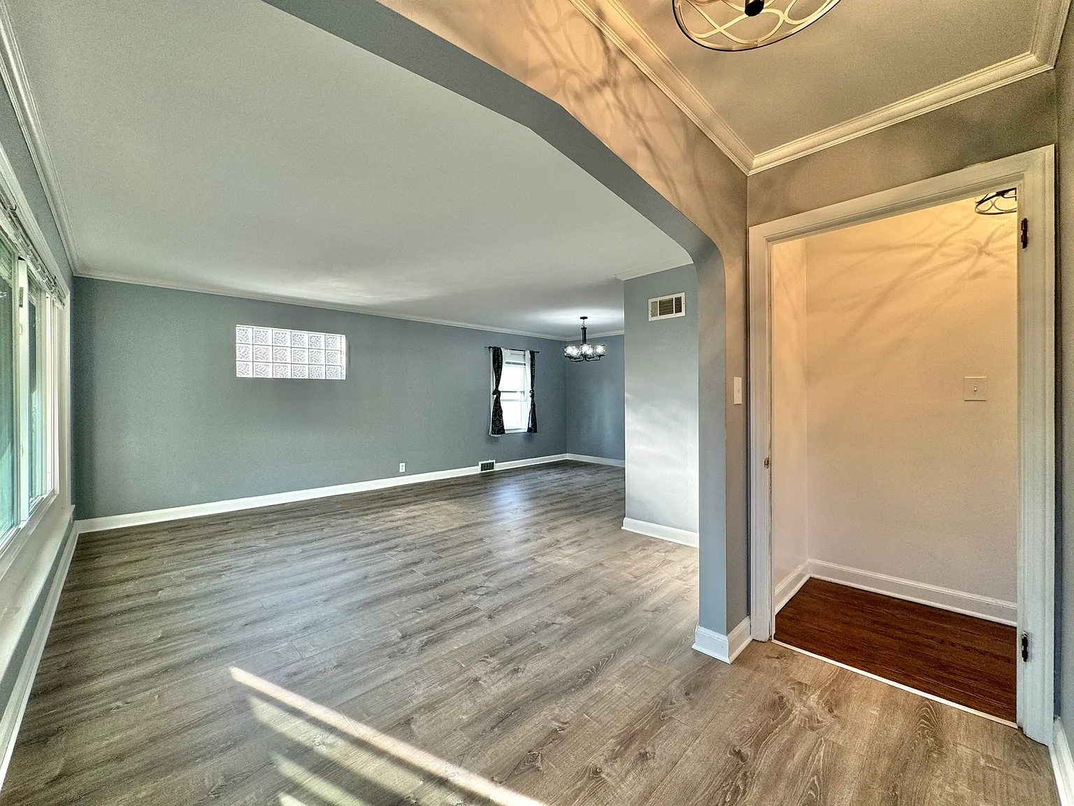 2 bed, 1000 sqft, $2,000 — Photo 4