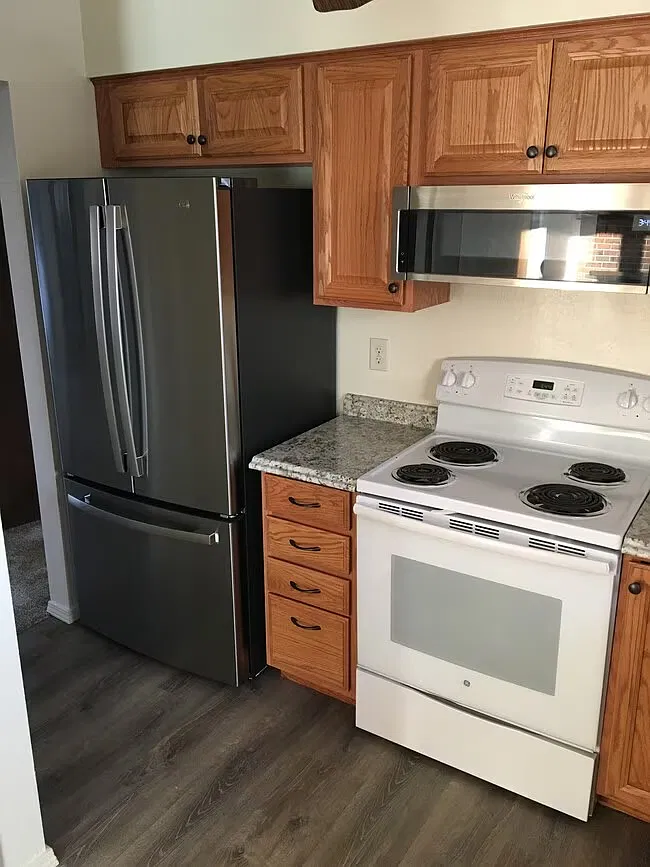 2 bed, 900 sqft, $2,200 — Photo 4