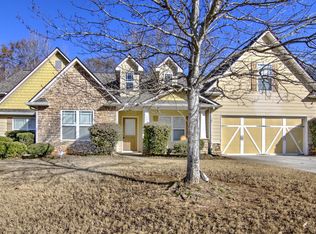 372 Castle Top Ln, Lawrenceville, GA 30045