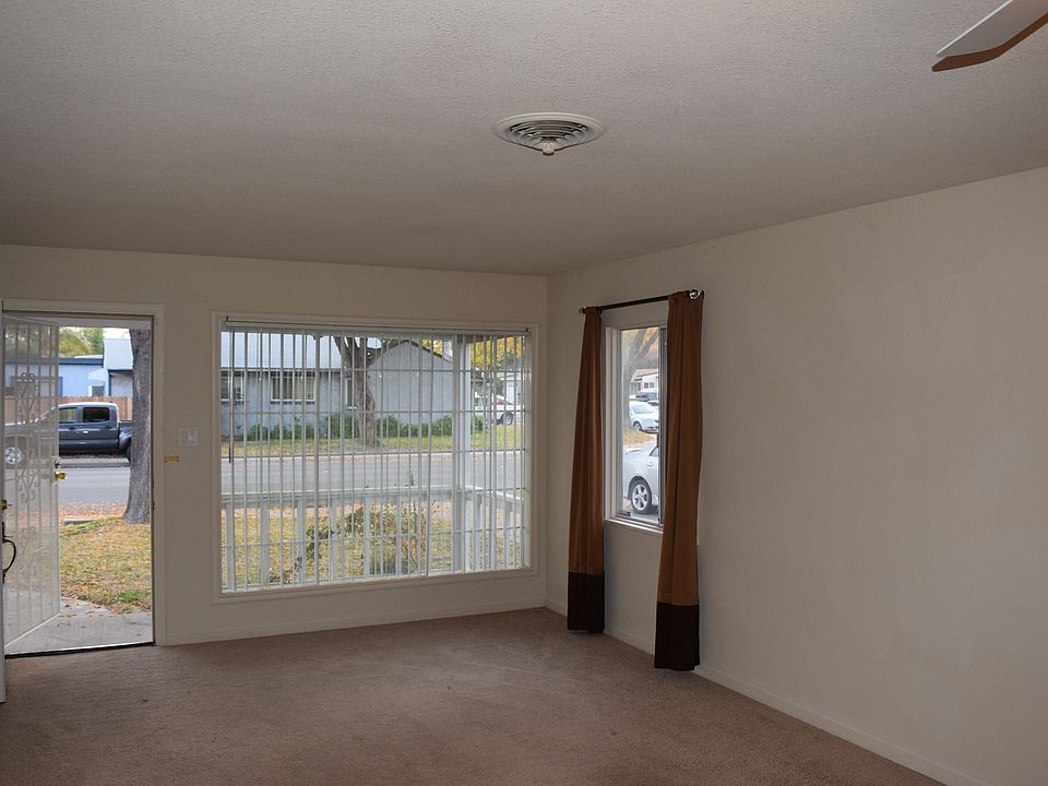 1st image of 835 W Eaton Ave