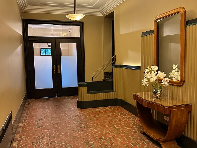 22 Grove St #1F — Photo 1