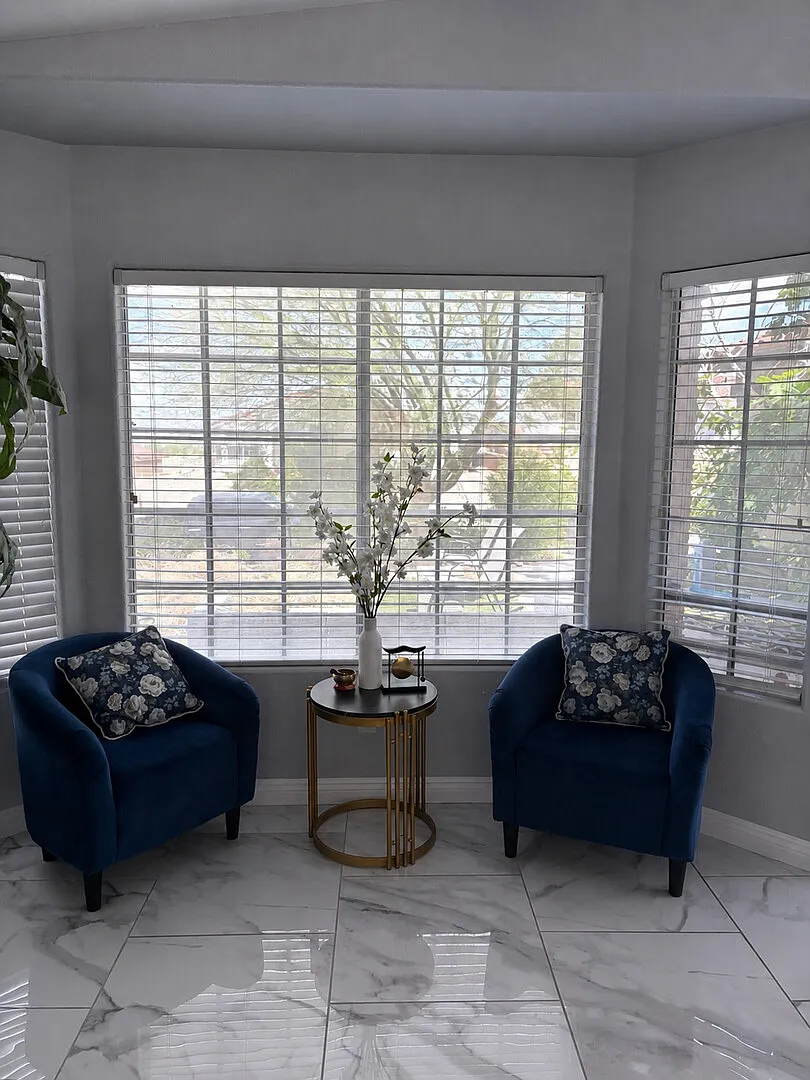 Gorgeous home located hill top over looking the Las Vegas Valley — Photo 4
