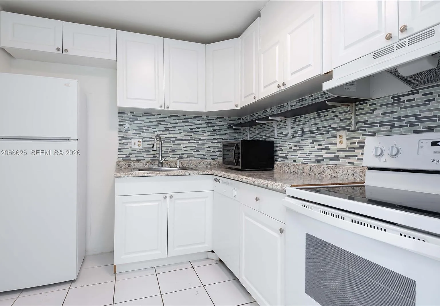 Windwood Condo — Photo 1
