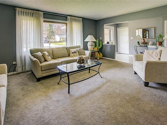 4th image of 4623 Queen Mary Dr