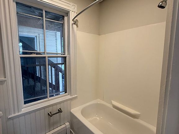 5th image of 33 Washington St #400-353