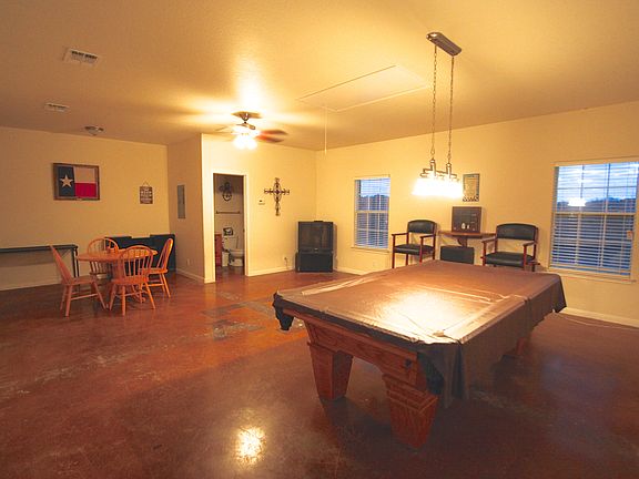 4th image of 140 Elm Country Dr