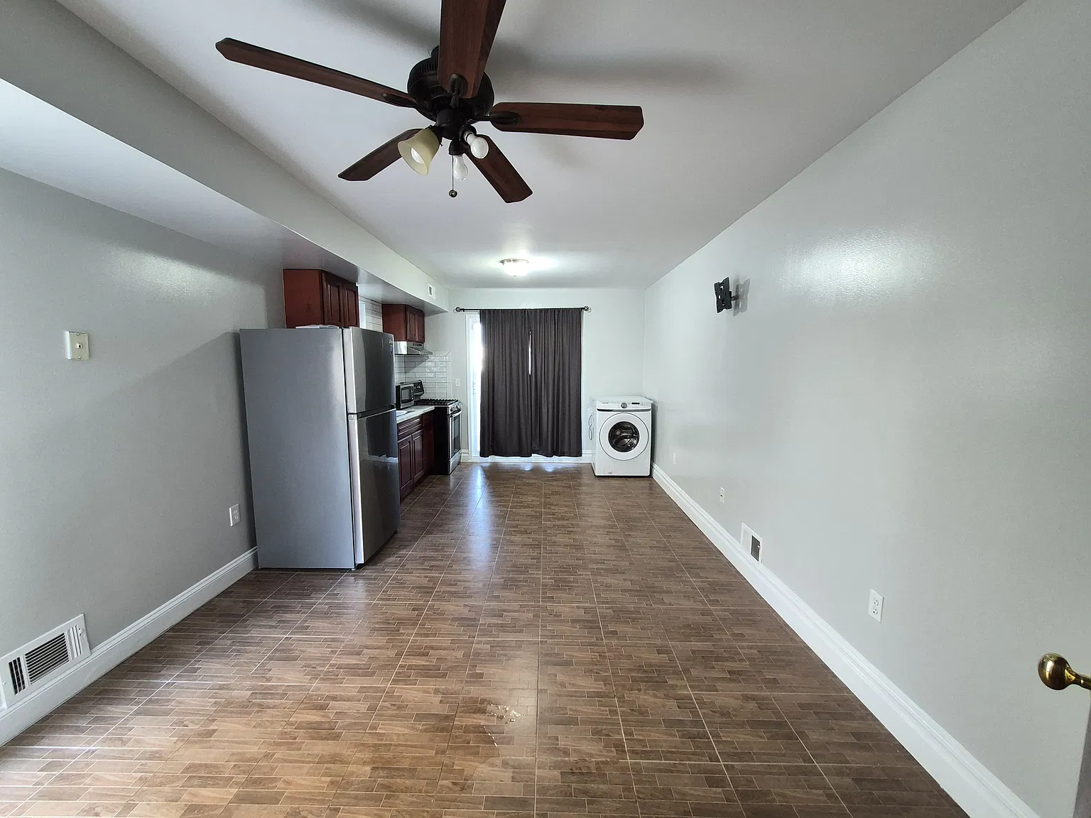 1 bed, 600 sqft, $1,800 — Photo 3