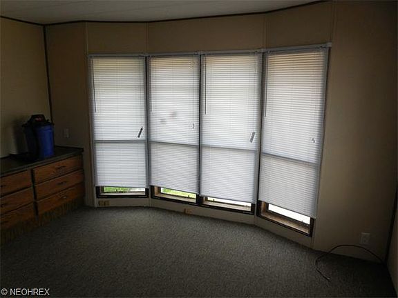 4th image of 811 Zella Ave NW