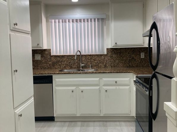 130 W Mountain St APT 104