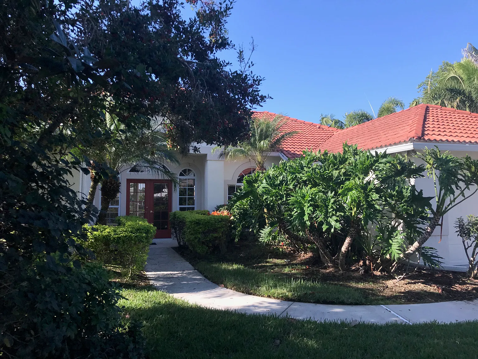 3 bed, 2100 sqft, $3,590 — Photo 1
