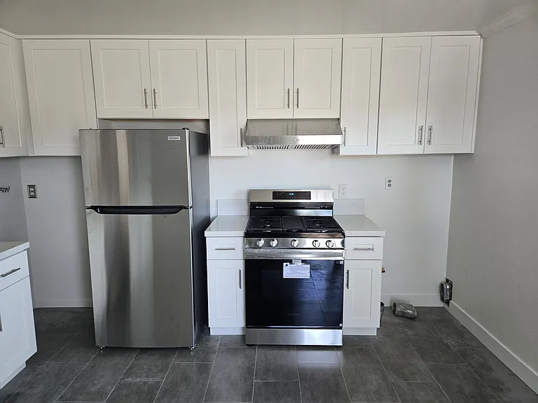 375 E 18th St #5 — Photo 5
