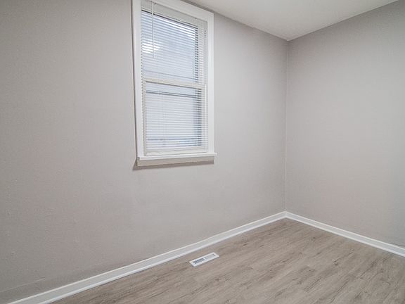4th image of 4836 Northcote Ave #1CE