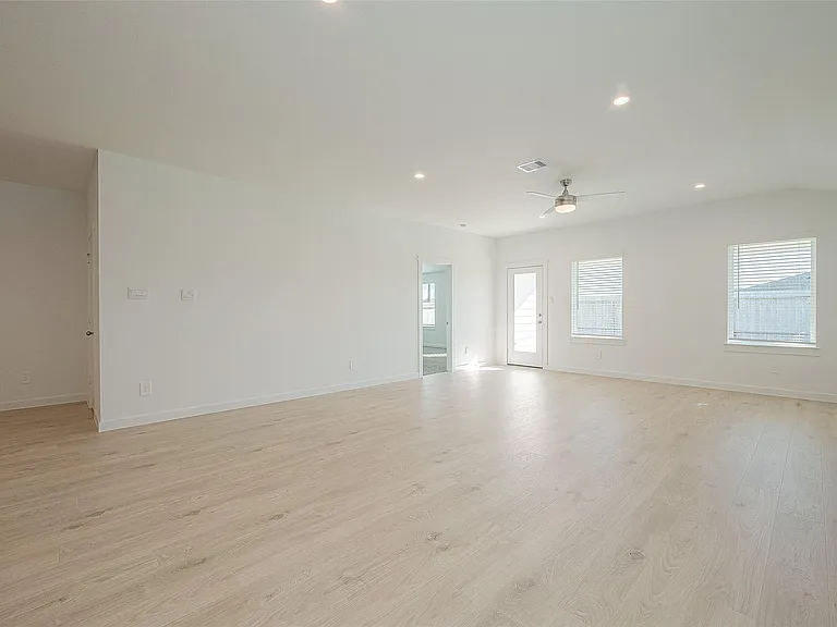 4303 Whitefish Ln — Photo 7