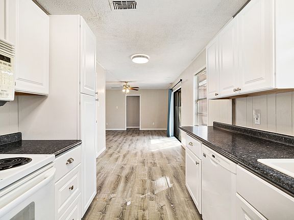 5th image of 1165 22nd St NE