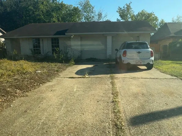 7707 Lumber Jack Dr, Houston, TX 77040