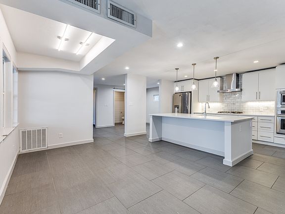 5th image of 3441 Asbury St