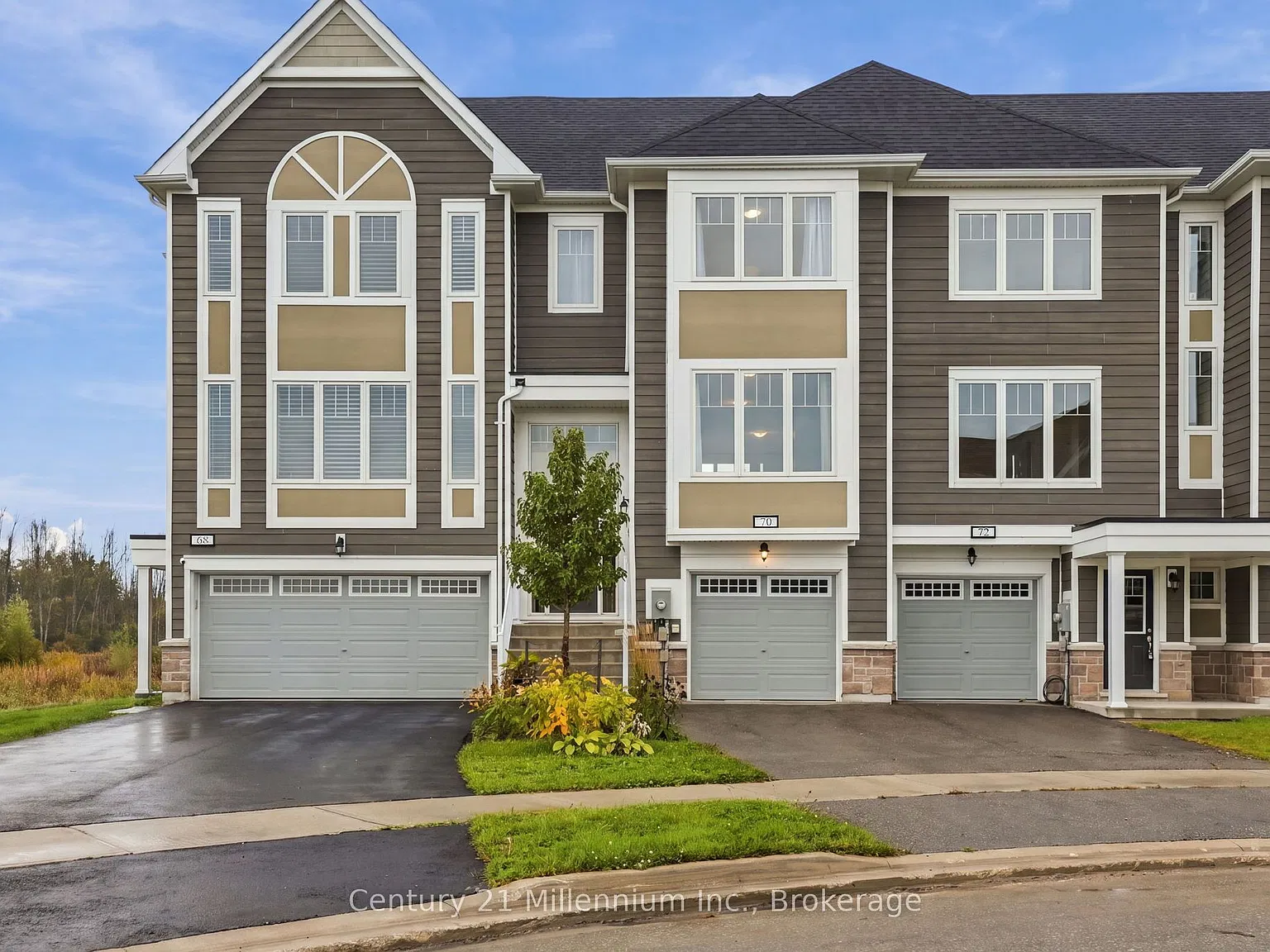 3 bed, $2,350 — Photo 1