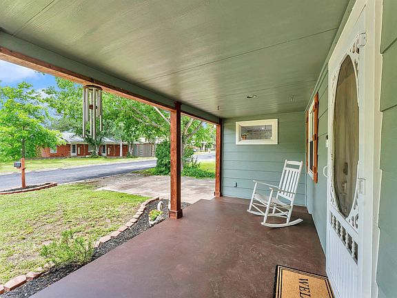 5th image of 1303 Oak Street