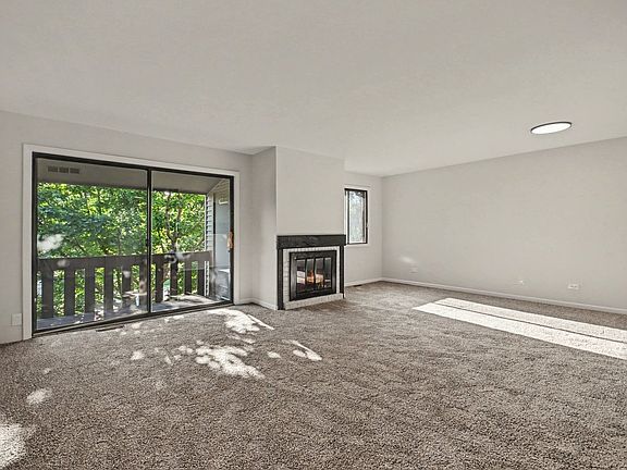 3rd image of 7544 Clarendon Hills Rd APT 2E