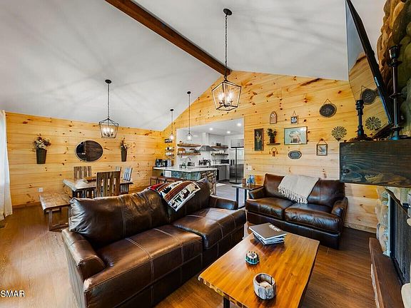 4th image of 344 Silverbell Hgts Ln