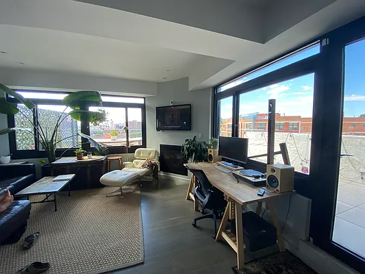 Rented by MySpaceNYC | media 16