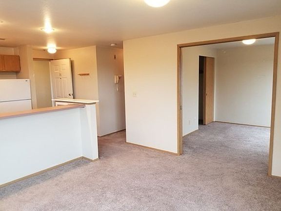 3rd image of 4422 Francis Ave N APT W12