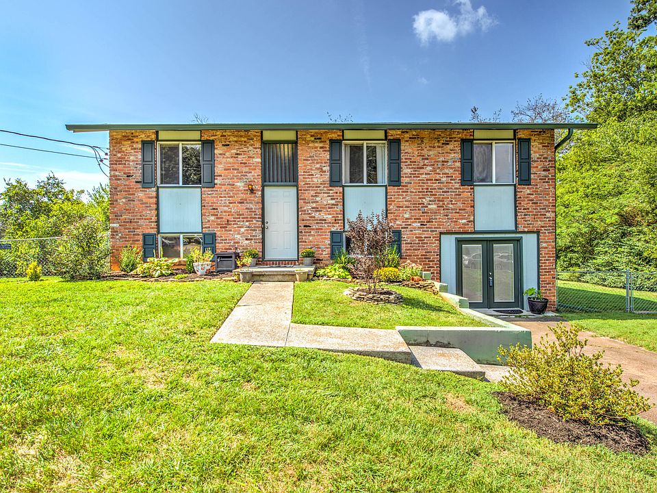1st image of 1328 Scotsbury Cir