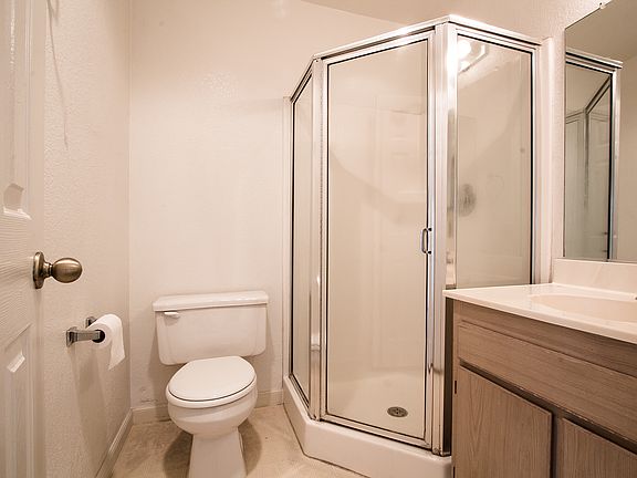 5th image of 1469 Hornblend St APT 1