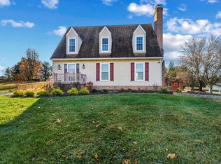1881 Lakeland Dr, Finksburg, MD 21048